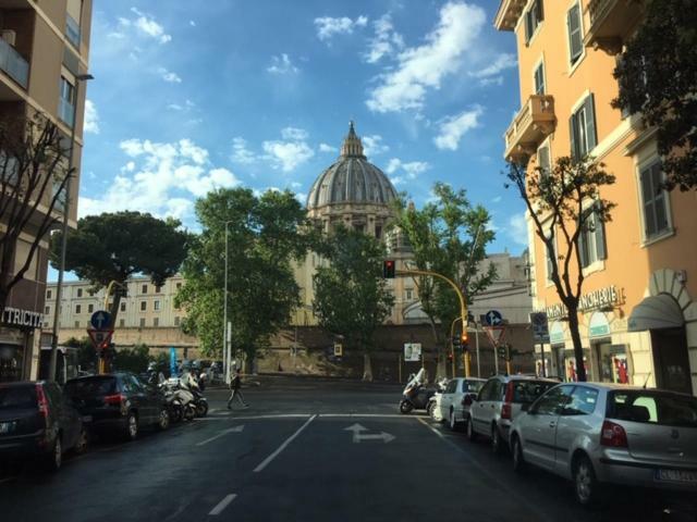 Affreschi A San Pietro Bed & Breakfast Рим Екстериор снимка